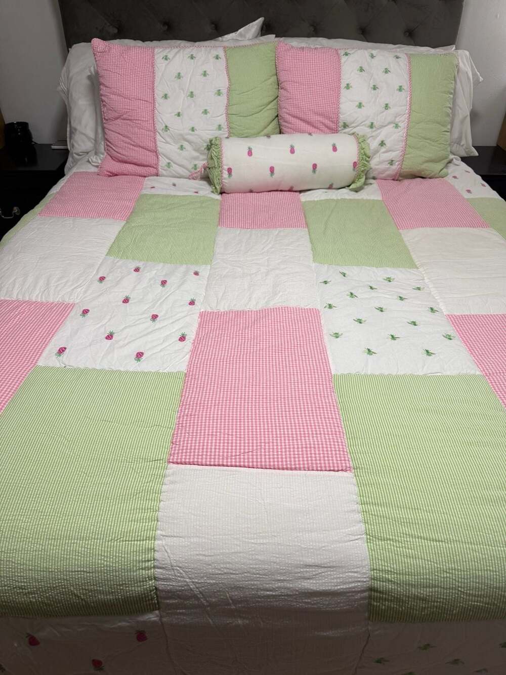 Lilly Pulitzer Patchwork Bedding Set Embroidered Pineapple and Bee size king
